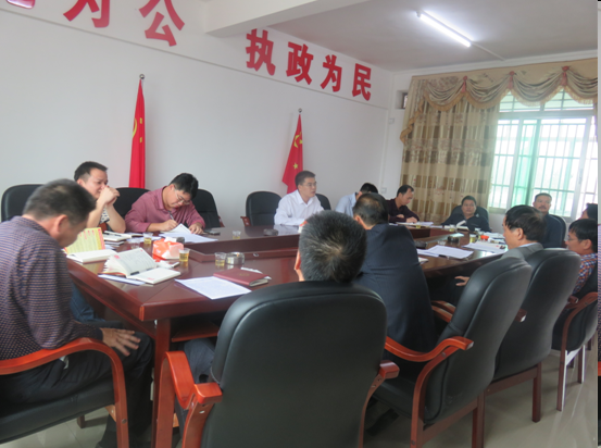 【图】骆湖镇召开学习贯彻党的十八届六中全会精神会议