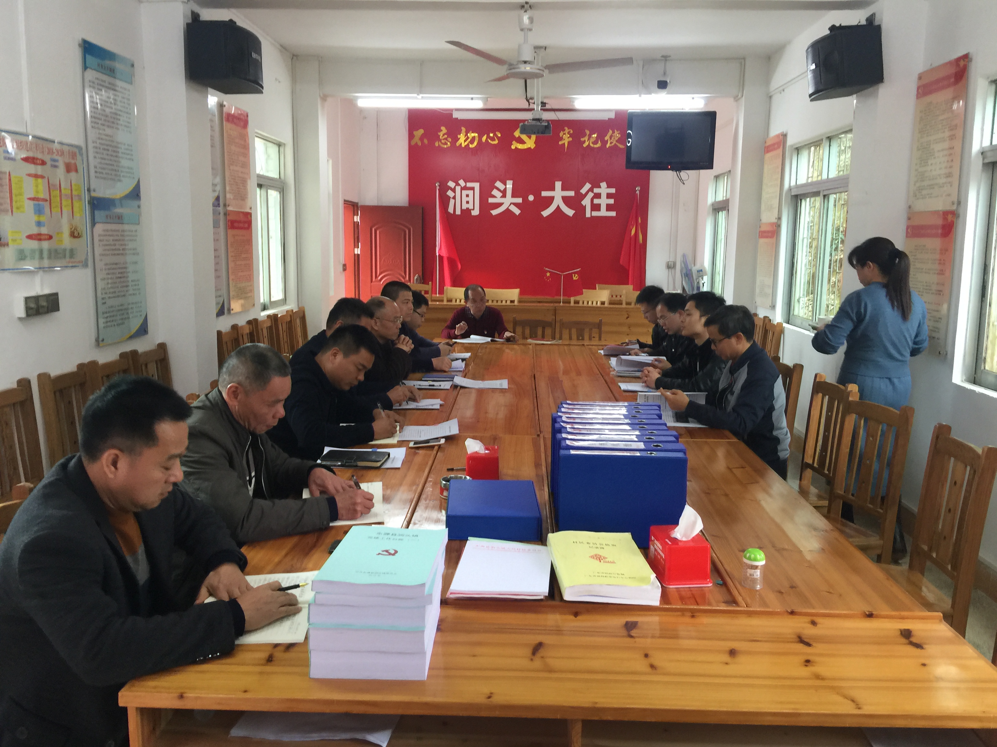 河源市委组织部,市委党校,县委组织部等部门到涧头镇大往村调研抓党建